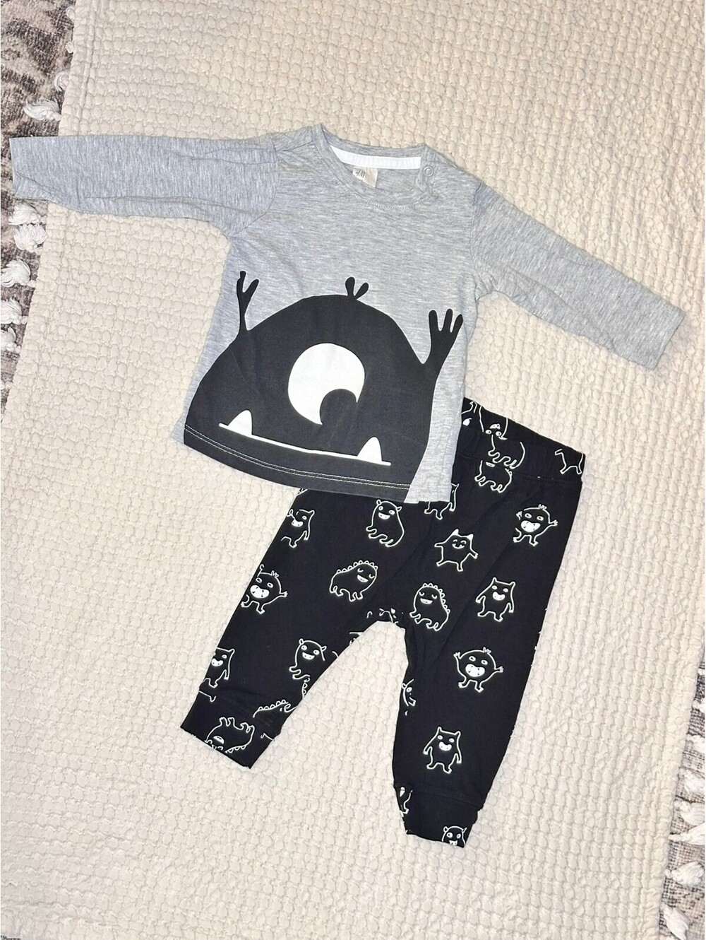 H&M Monster 2 Piece Set - Sz 4/6m